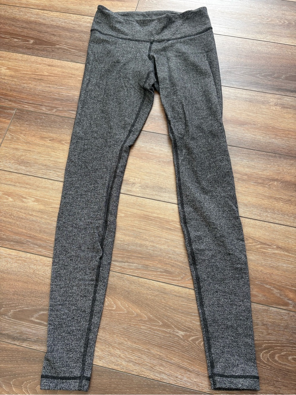 lululemon athletica Women’s Black & Gray Herringbone Leggings